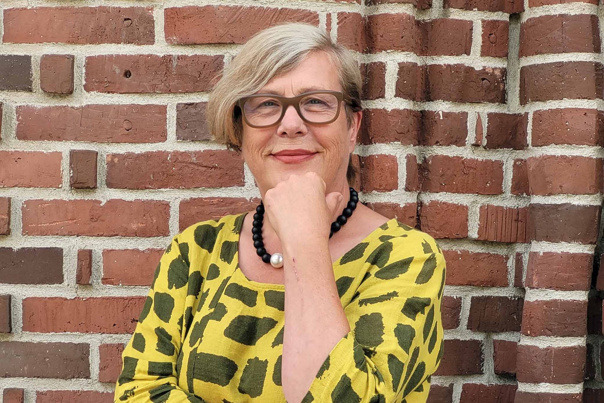 Knyter samman Åbro med Sisjön