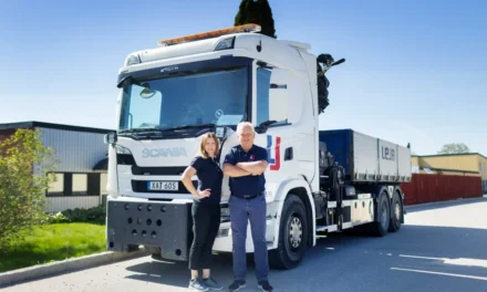 Pigg 80-åring söker jobb inom tomt och trädgård – bland mycket annat