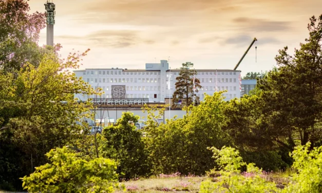 Spektakulärt boende med milsvid havsutsikt och industriella detaljer