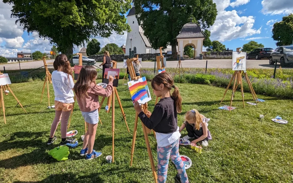 Välkommen på barnverksamhet och körsång i Svenska kyrkan