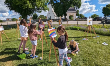 Välkommen på barnverksamhet och körsång i Svenska kyrkan